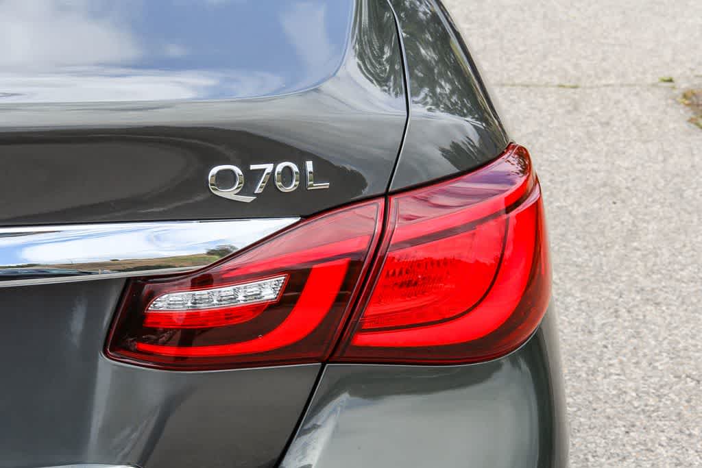Thumbnail: 2015 INFINITI Q70 - 11
