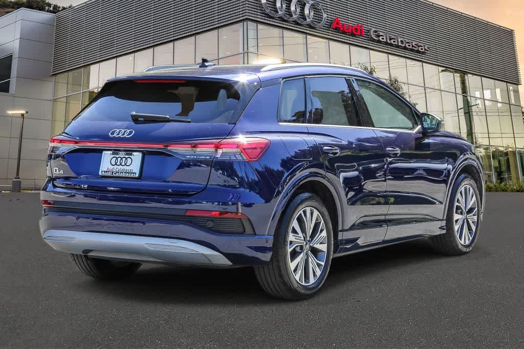 Thumbnail: 2023 Audi Q4 e-tron - 4