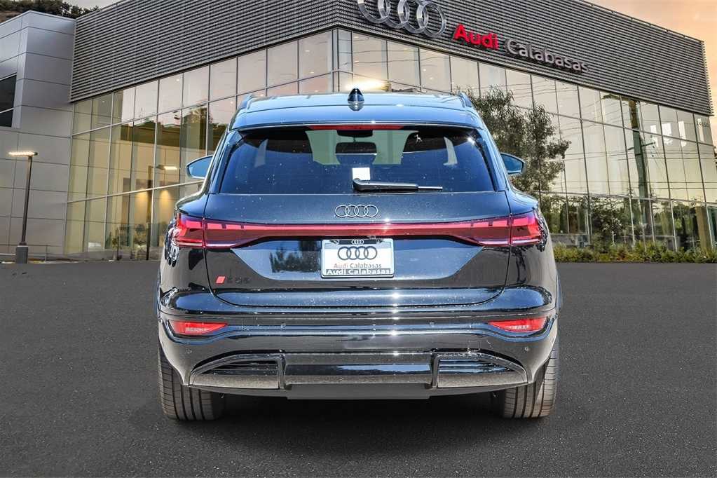 Thumbnail: 2025 Audi SQ6 e-tron - 5