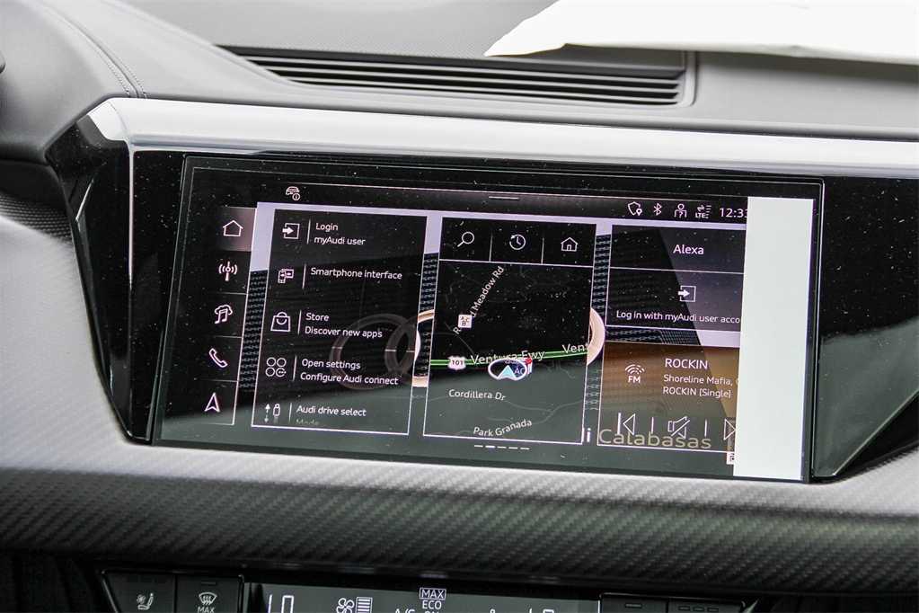 Thumbnail: 2026 Audi e-tron GT - 15