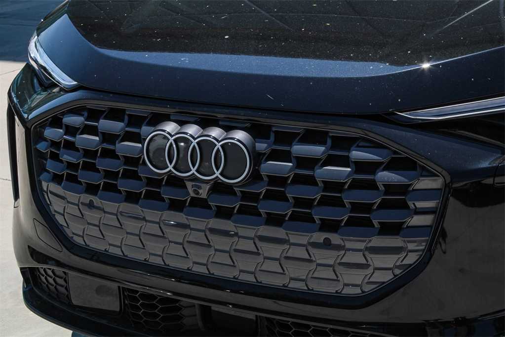Thumbnail: 2025 Audi Q5 - 10