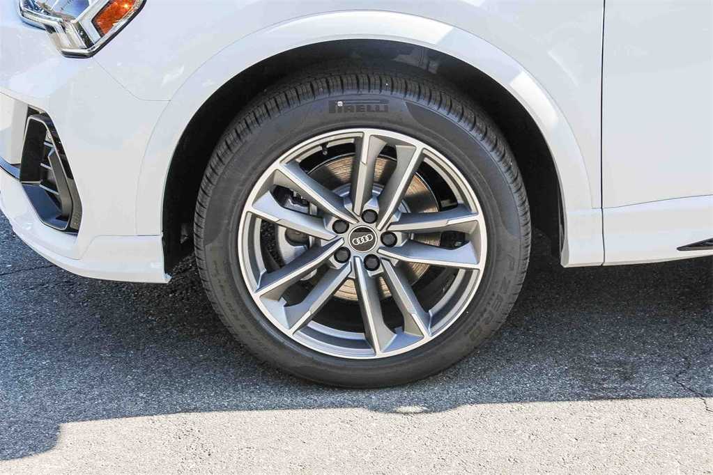 Thumbnail: 2025 Audi Q3 - 9