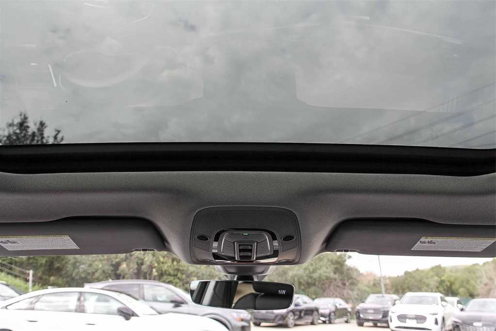 Thumbnail: 2025 Audi Q5 - 12