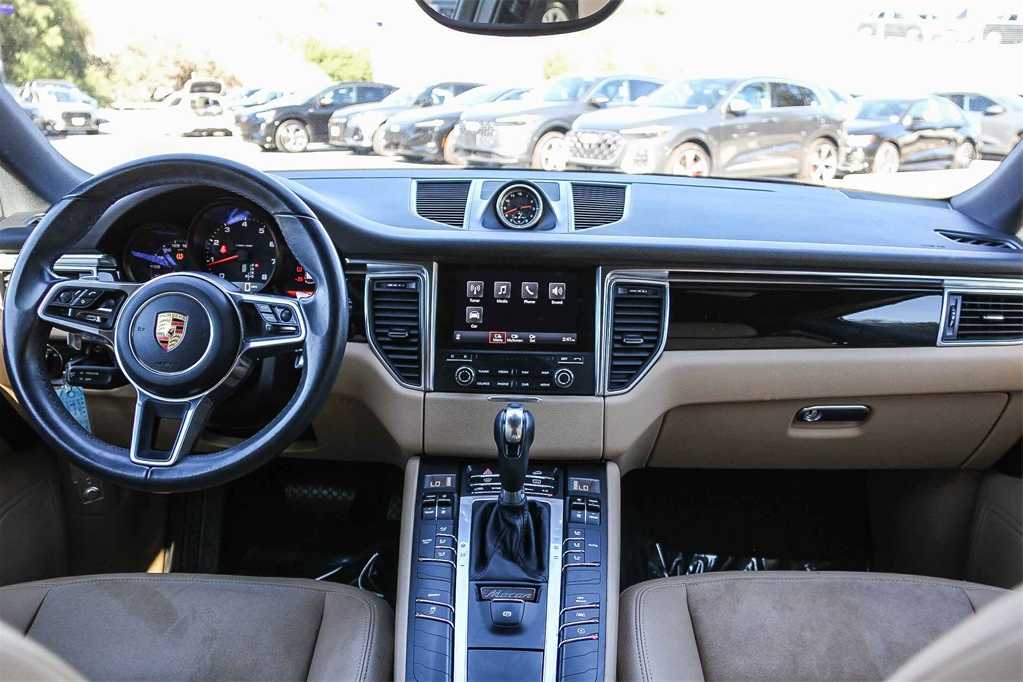 Thumbnail: 2018 Porsche Macan - 12