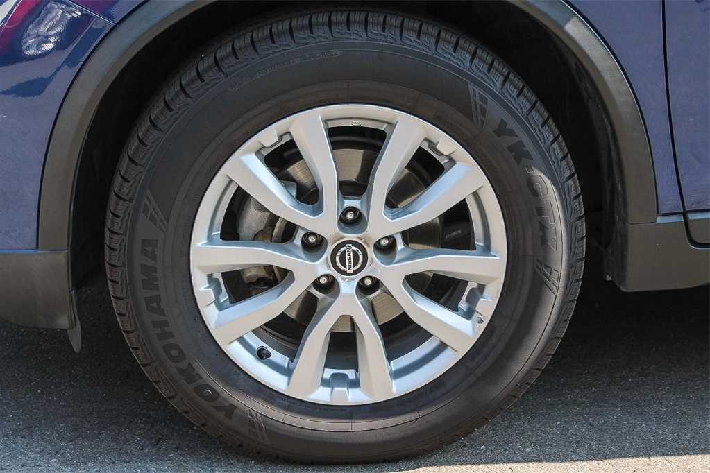 Thumbnail: 2020 Nissan Rogue - 10