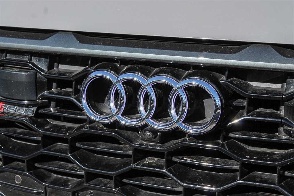Thumbnail: 2023 Audi RS Q8 - 9