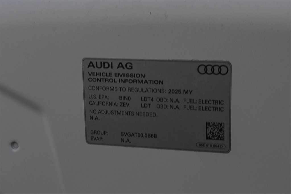 Thumbnail: 2025 Audi Q6 e-tron - 27
