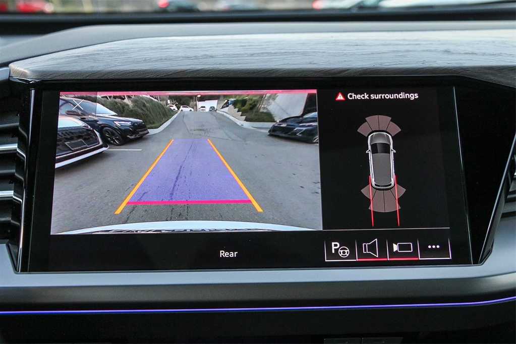 Thumbnail: 2024 Audi Q4 e-tron - 23