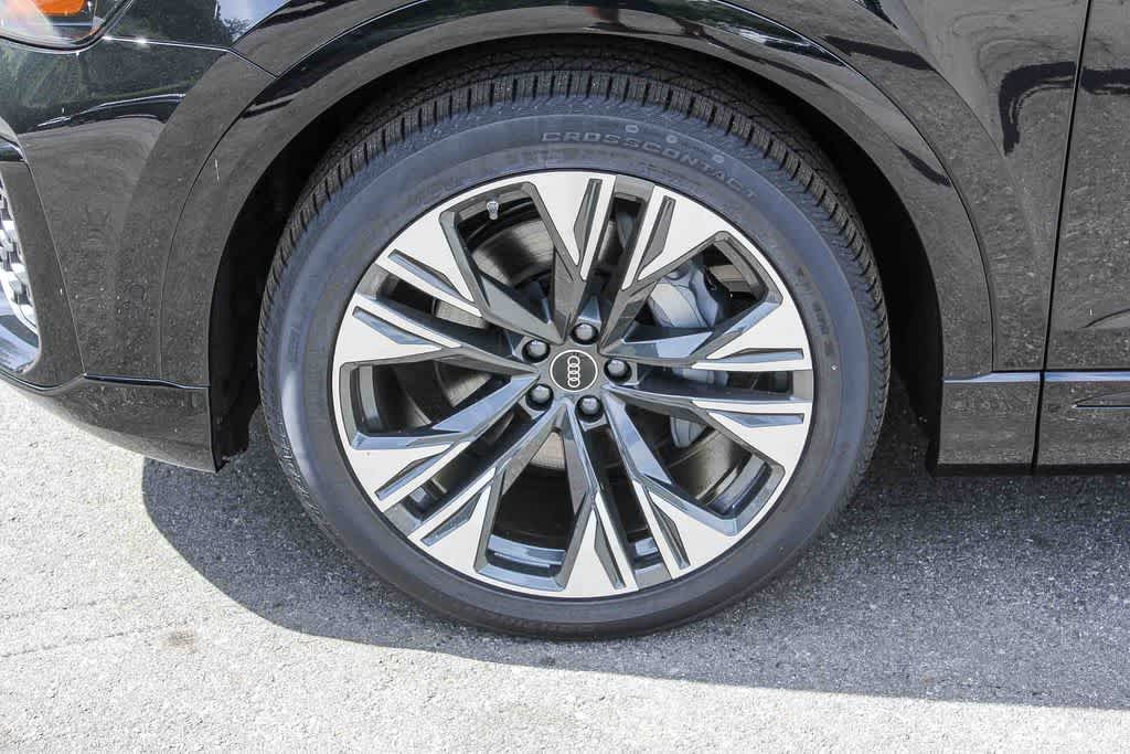 Thumbnail: 2026 Audi Q8 - 9