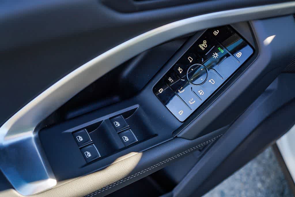 Thumbnail: 2025 Audi Q5 - 23