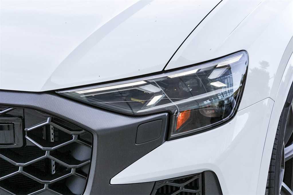 Thumbnail: 2026 Audi RS Q8 - 7