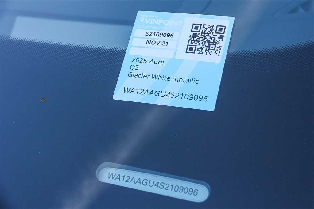 Thumbnail: 2025 Audi Q5 - 25