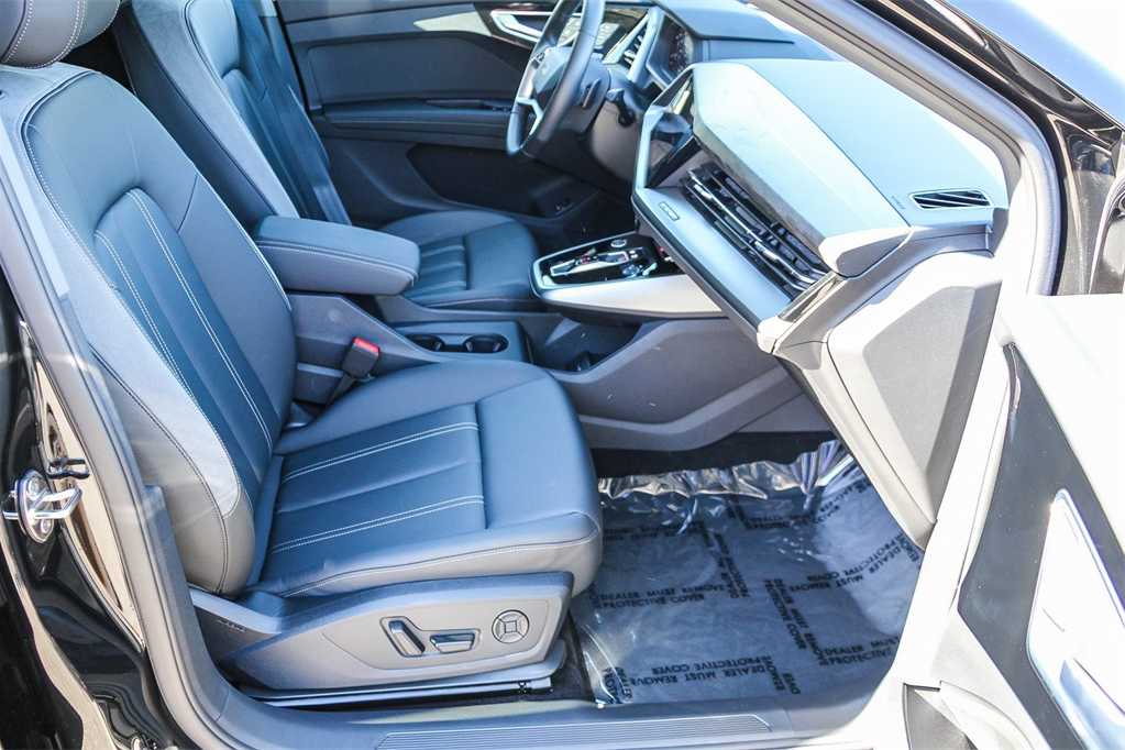 Thumbnail: 2025 Audi Q4 e-tron - 18