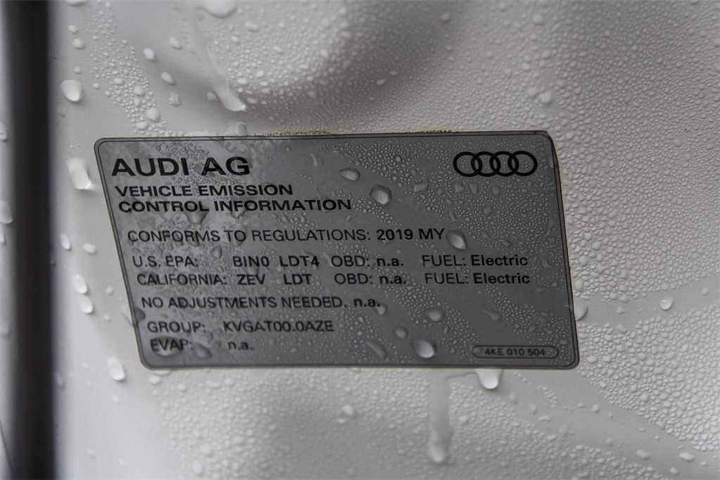 Thumbnail: 2019 Audi e-tron - 28