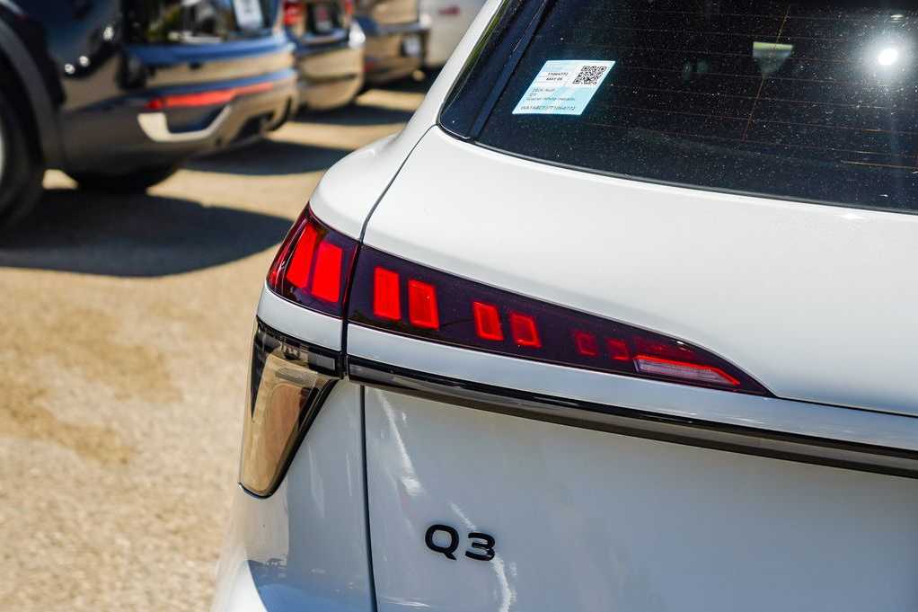 Thumbnail: 2026 Audi Q3 - 7