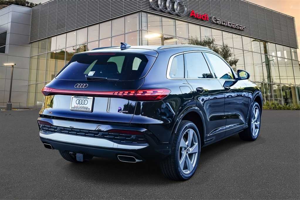Thumbnail: 2025 Audi Q5 - 4
