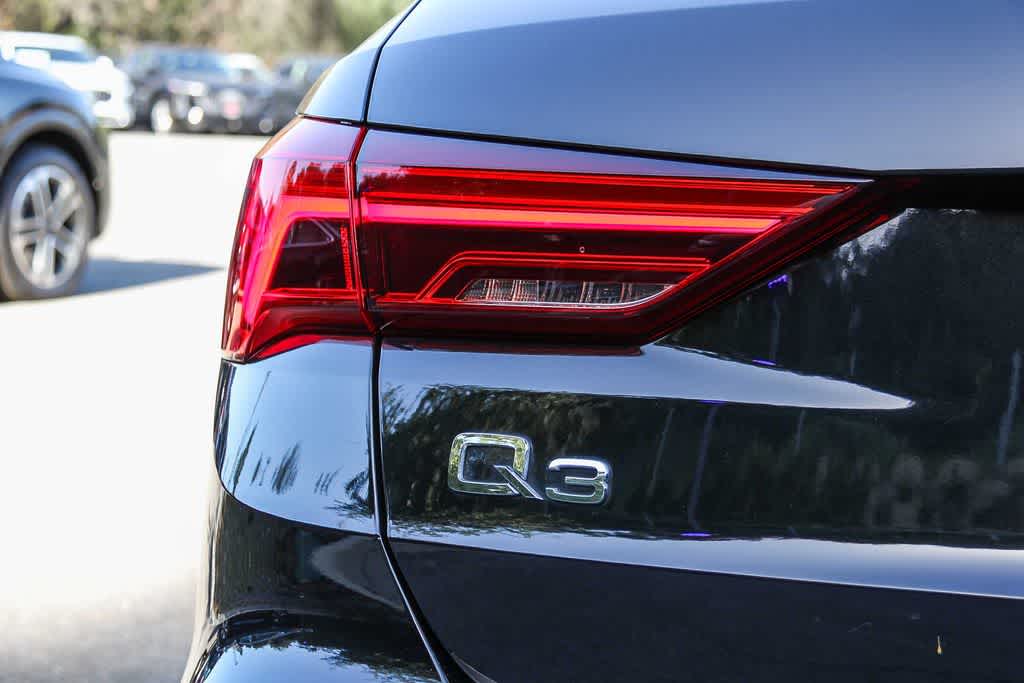 Thumbnail: 2022 Audi Q3 - 11