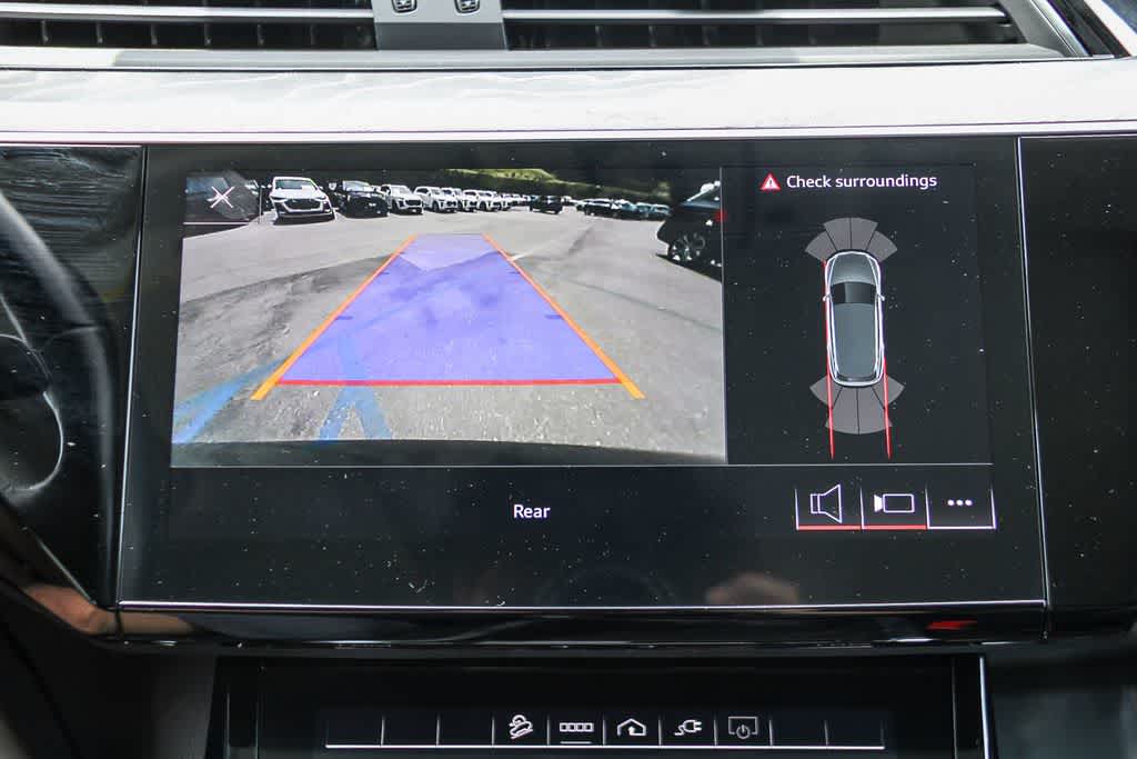 Thumbnail: 2024 Audi Q8 e-tron - 23