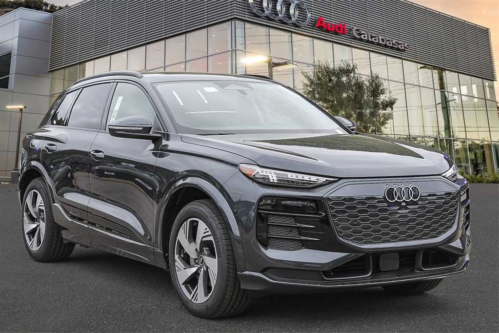 2025 Audi Q6 E-tron Premium Plus photo 3