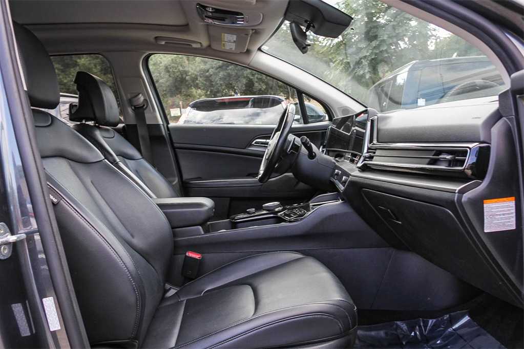 Thumbnail: 2023 Kia Sportage - 18