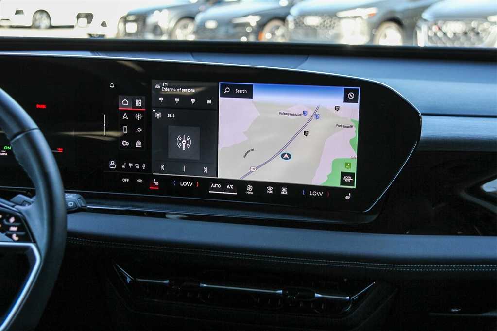 Thumbnail: 2025 Audi Q6 e-tron - 15