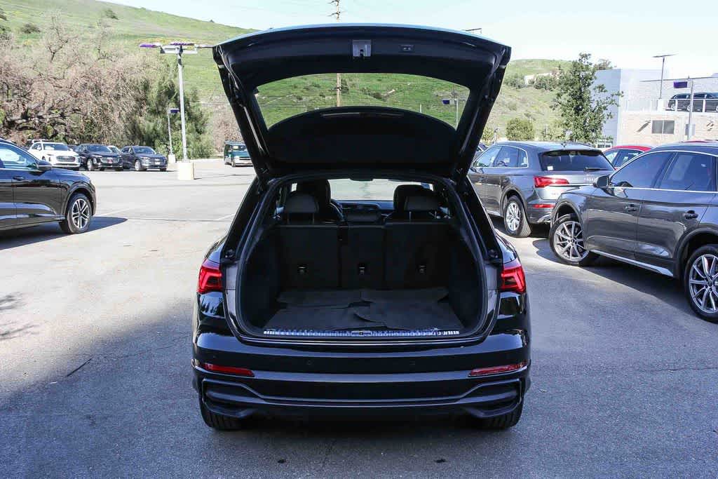 Thumbnail: 2022 Audi Q3 - 26