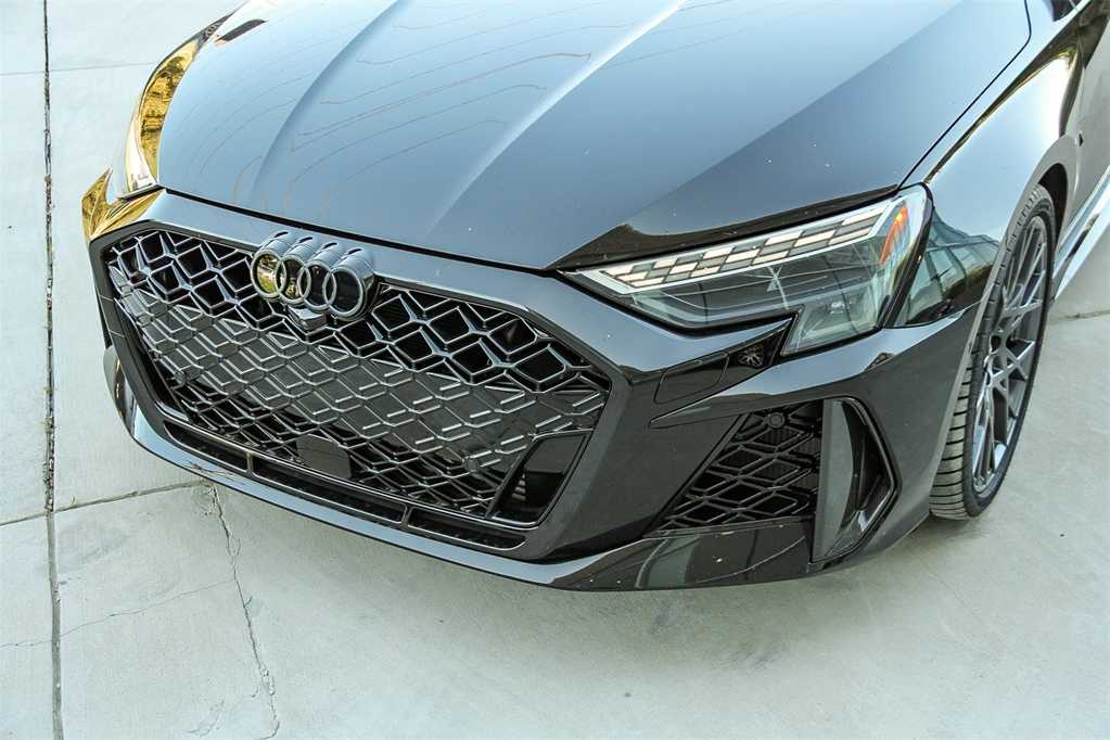 Thumbnail: 2025 Audi SQ5 - 8