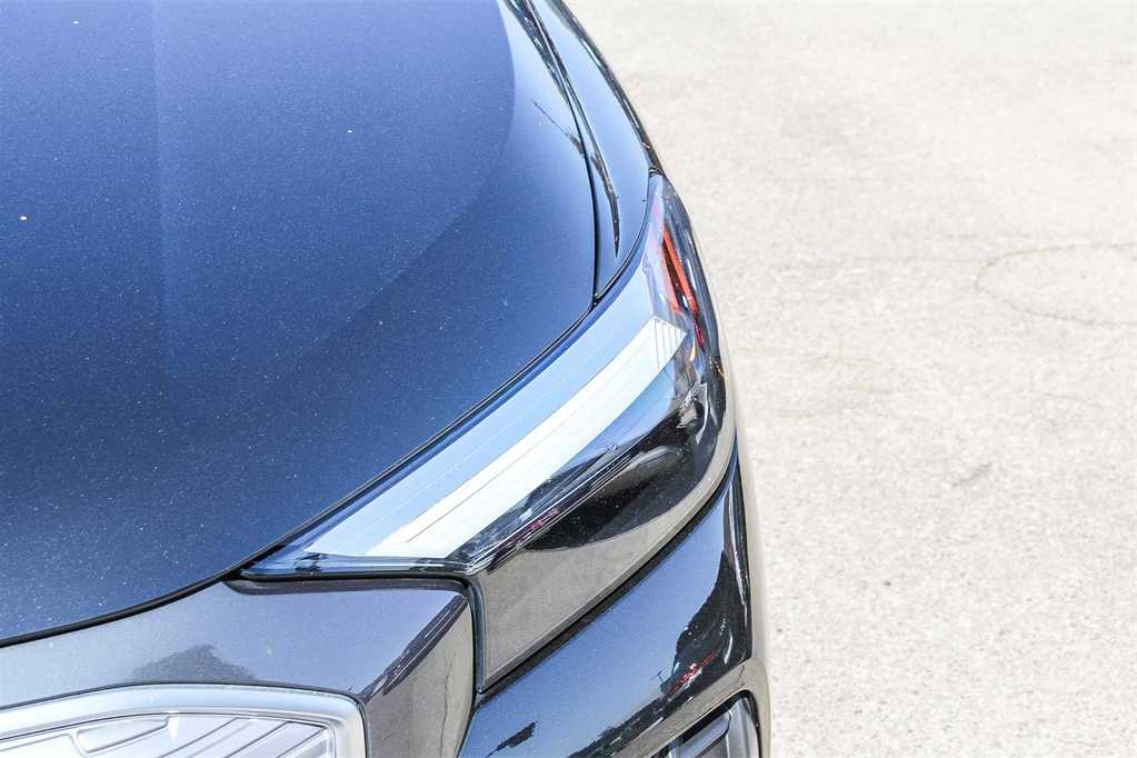 Thumbnail: 2023 Audi Q4 e-tron - 7