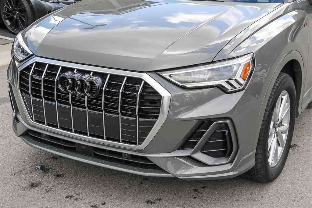 Thumbnail: 2022 Audi Q3 - 8