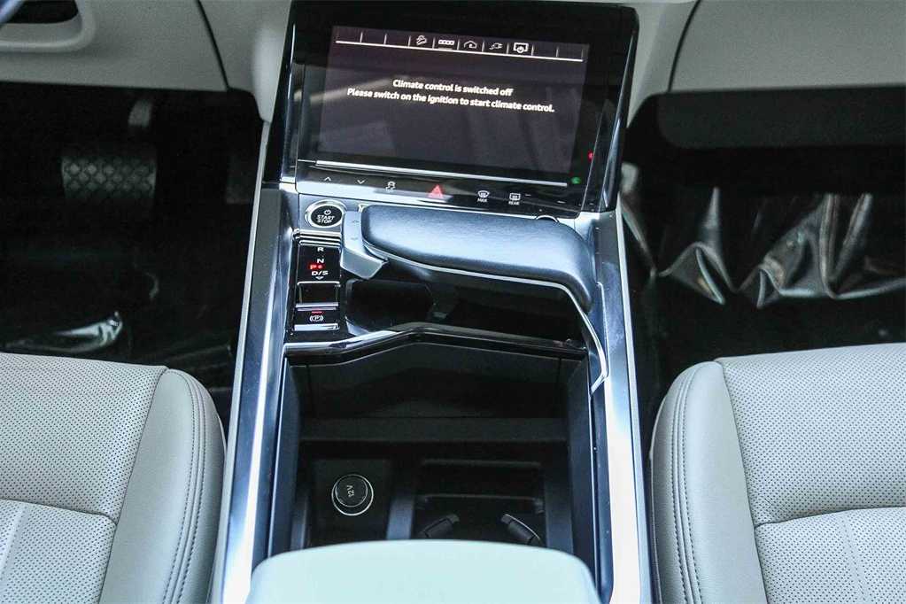 Thumbnail: 2024 Audi Q8 e-tron - 14