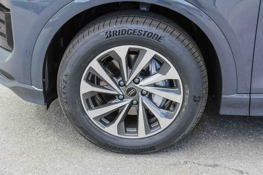 Thumbnail: 2025 Audi Q6 e-tron - 9