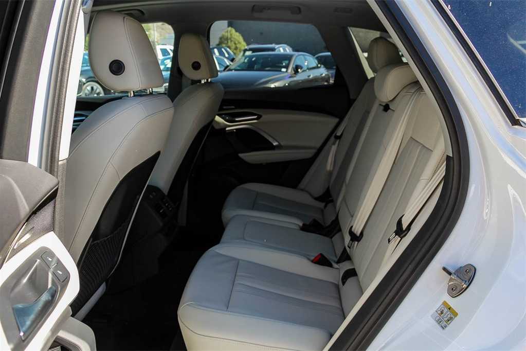 Thumbnail: 2025 Audi Q5 - 17