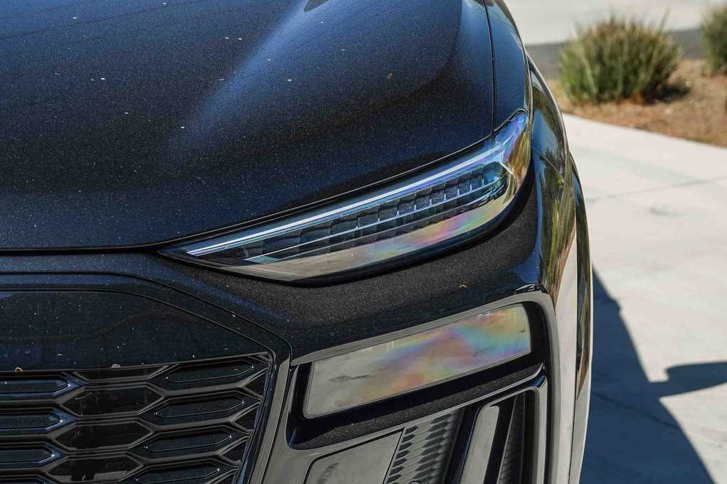 Thumbnail: 2027 Audi Q6 e-tron - 8