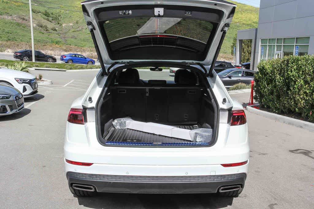 Thumbnail: 2026 Audi Q8 - 25