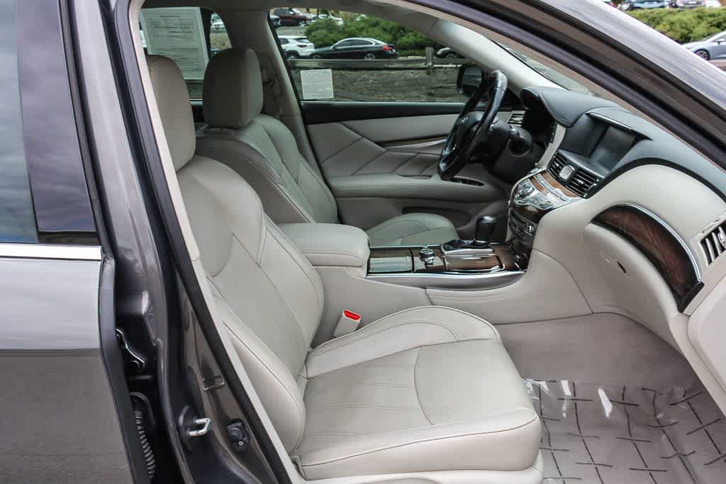 Thumbnail: 2015 INFINITI Q70 - 18
