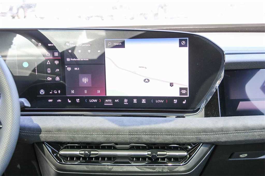 Thumbnail: 2025 Audi e-tron S - 16