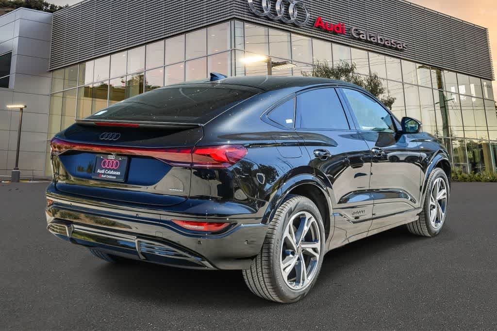 Thumbnail: 2027 Audi Q6 e-tron - 4