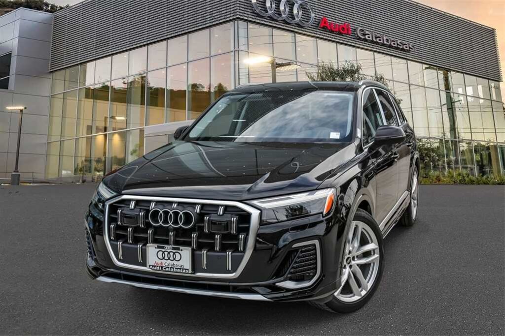 New 2025 Audi Q7 55 Premium Plus SUV