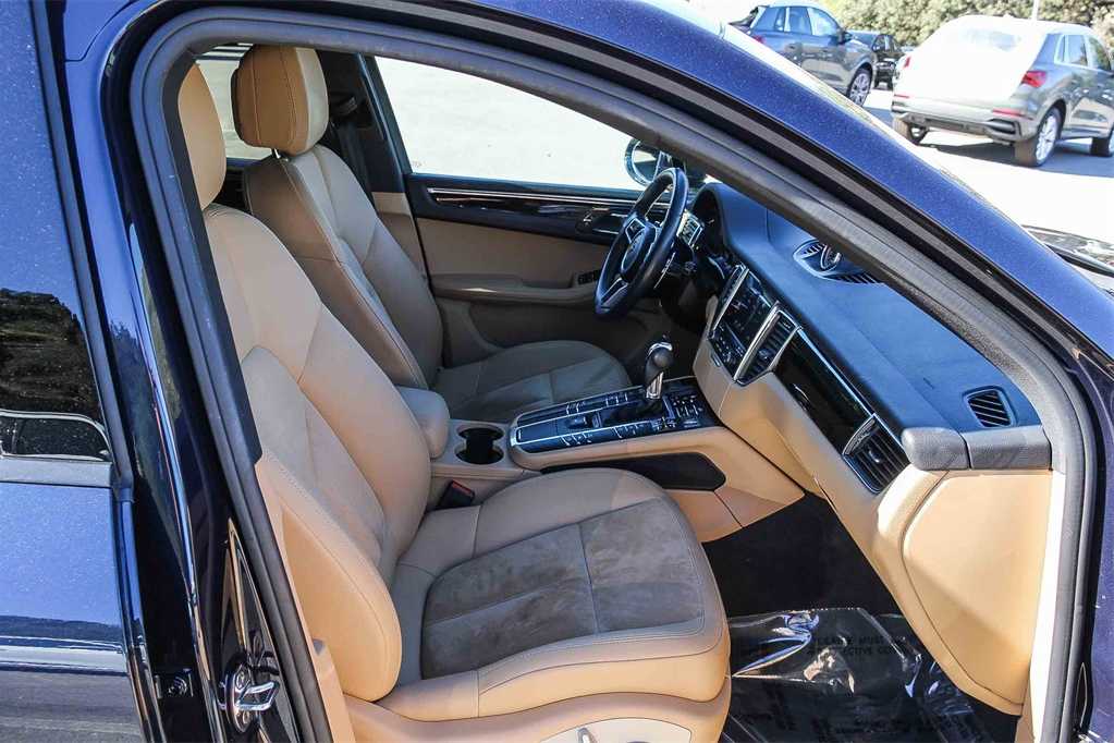 Thumbnail: 2018 Porsche Macan - 17