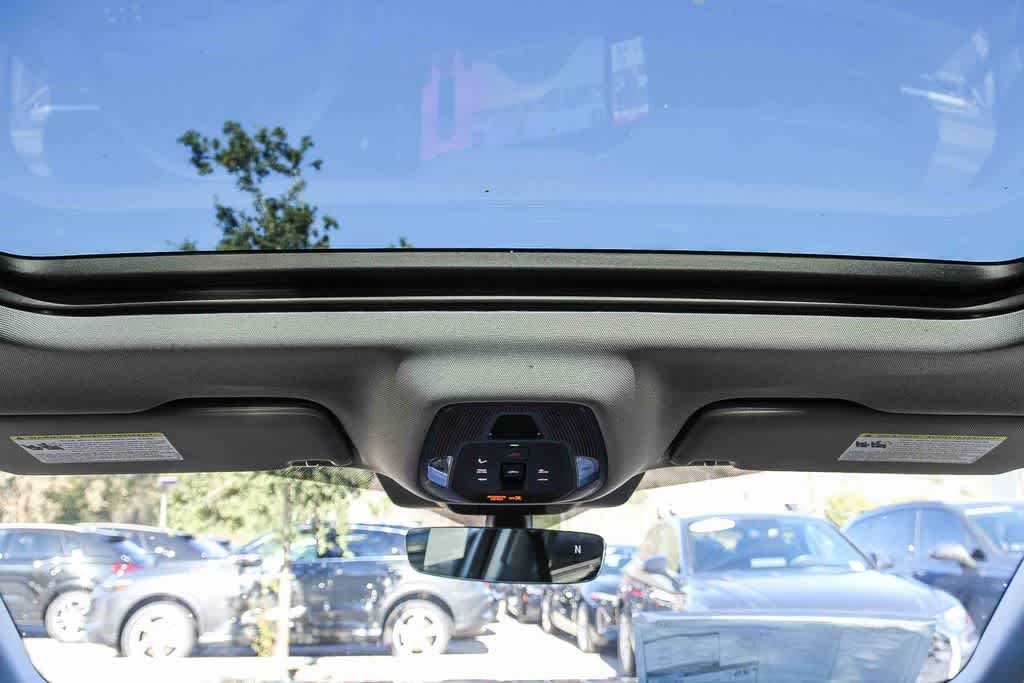 Thumbnail: 2025 Audi Q5 - 12