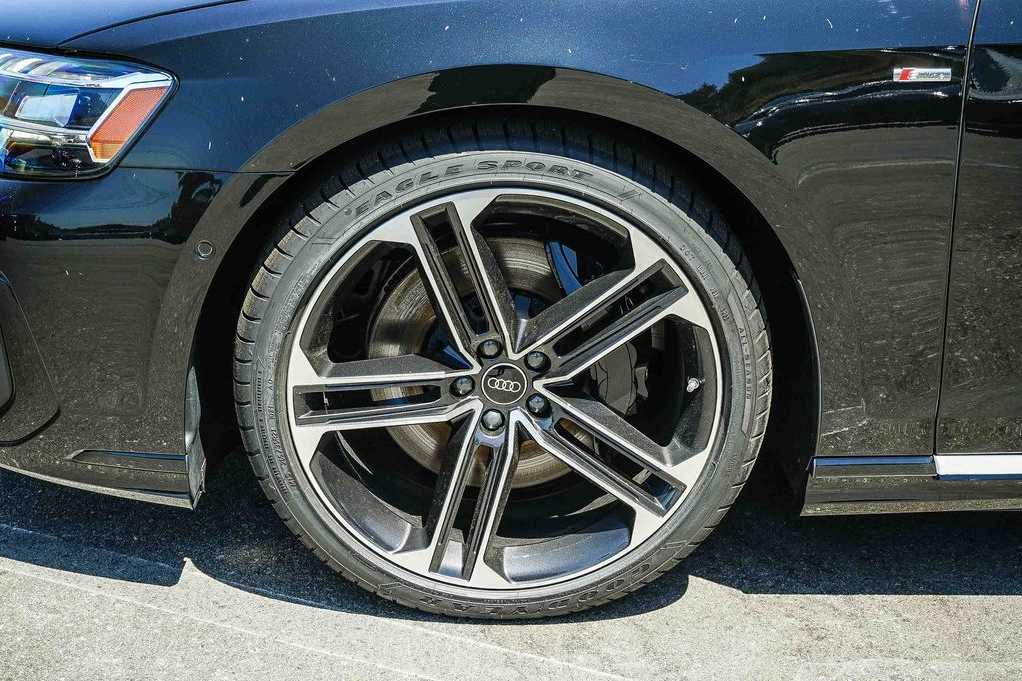 Thumbnail: 2026 Audi A8 - 9