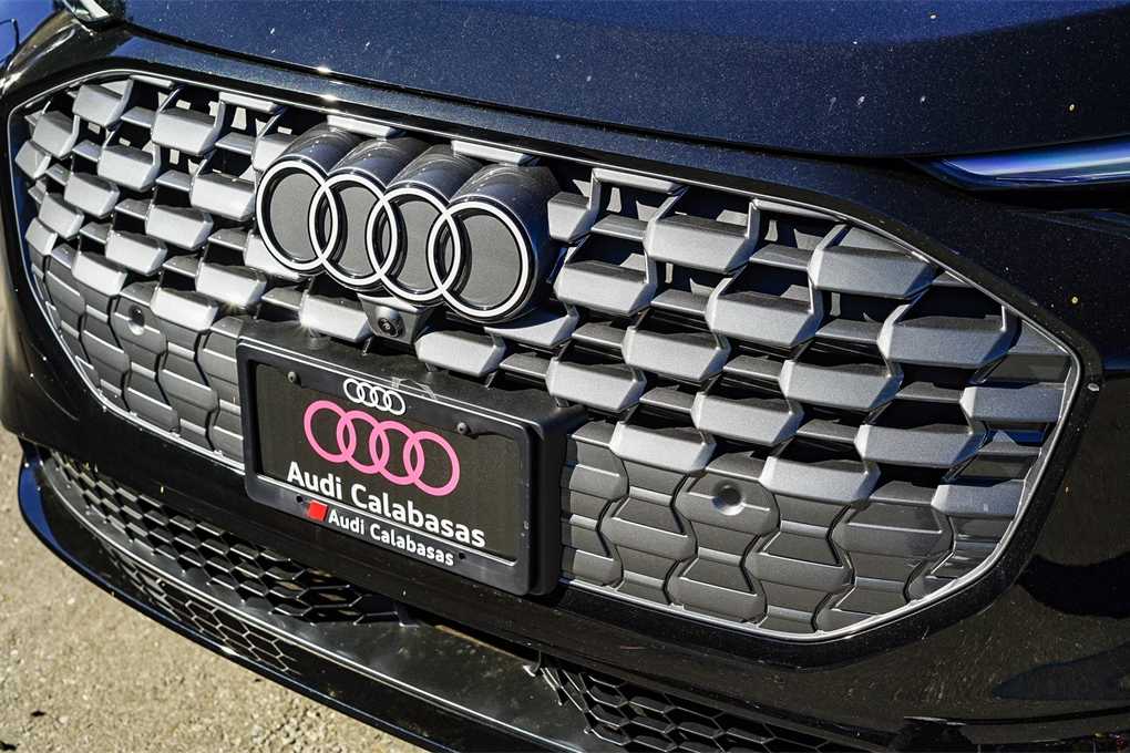 Thumbnail: 2025 Audi Q5 - 8