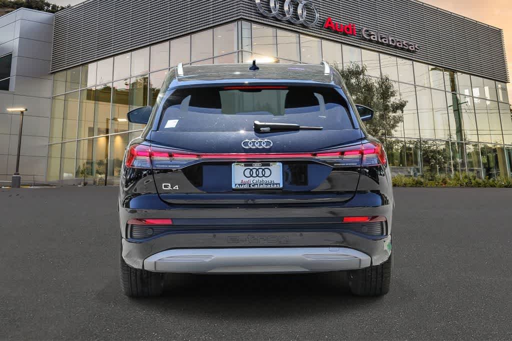 Thumbnail: 2023 Audi Q4 e-tron - 3