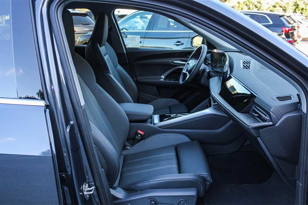 Thumbnail: 2025 Audi Q5 - 18