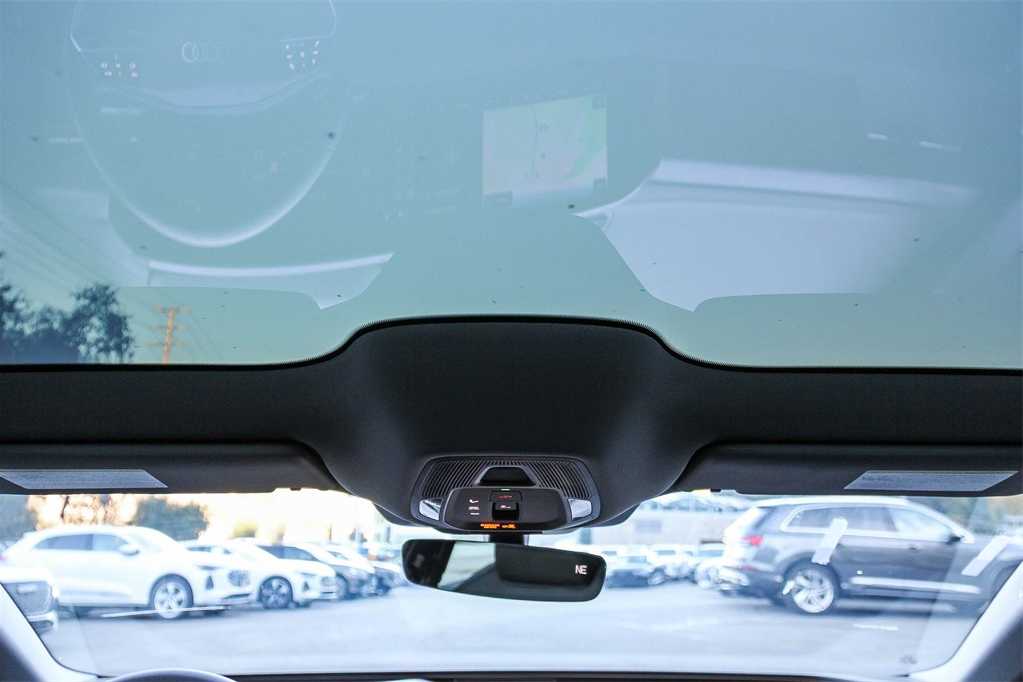 Thumbnail: 2025 Audi e-tron S - 12