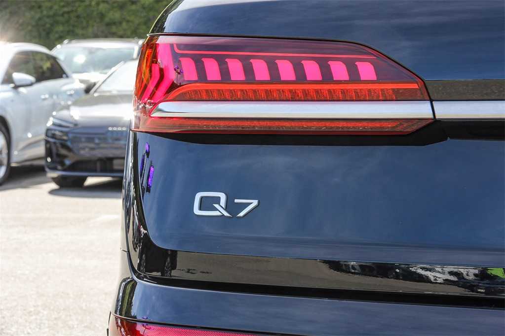 Thumbnail: 2023 Audi Q7 - 11