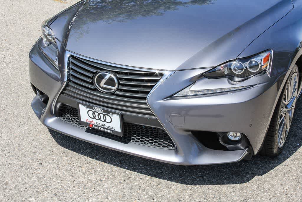 Thumbnail: 2016 Lexus IS - 8