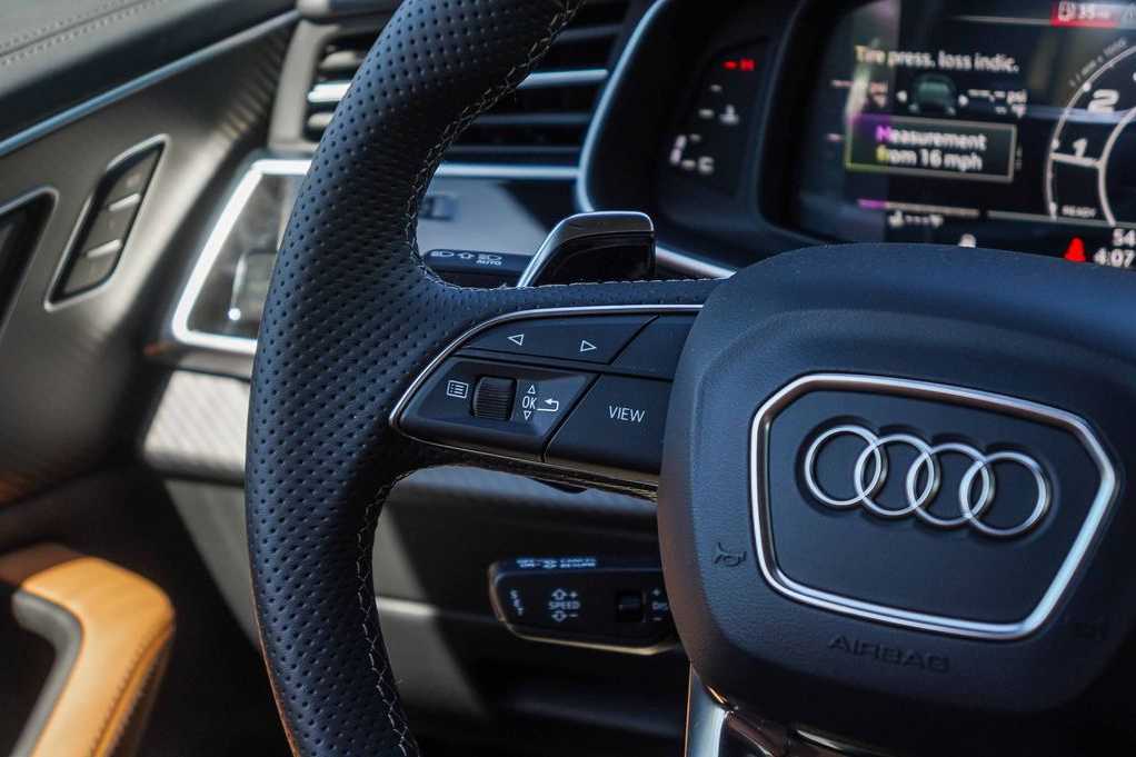 Thumbnail: 2026 Audi RS Q8 - 16