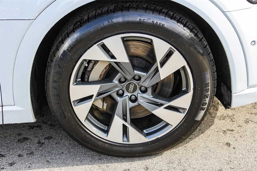 Thumbnail: 2022 Audi e-tron - 9