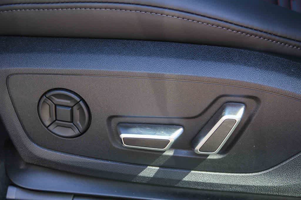 Thumbnail: 2026 Audi RS 6 - 21